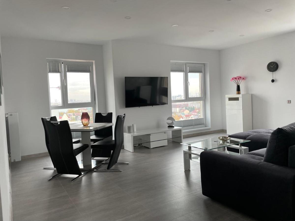 Unique Penthouse Lakeview W19 公寓 *